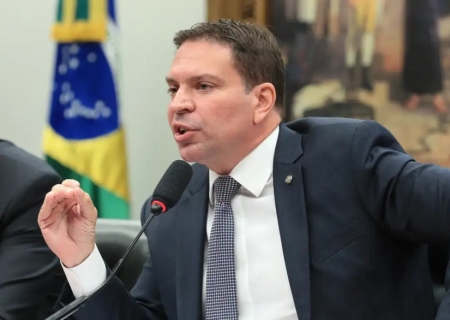 Moraes pede aos Estados Unidos extradição de Ramagem