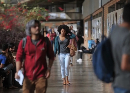 Orçamento 2026 traz corte de quase R$ 500 milhões para universidades