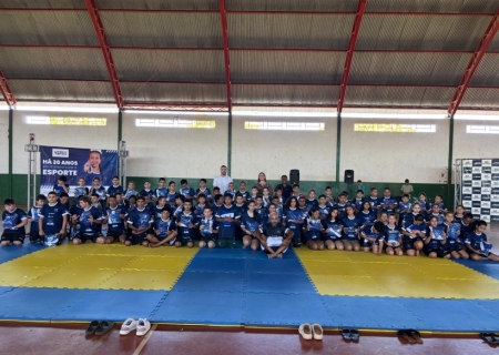 Ação conjunta Auren Energia/Cesp e Secel beneficia 100 alunos de Judô com novos uniformes