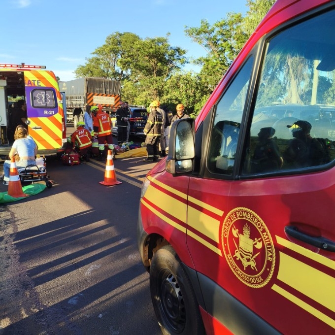 Colisão envolvendo carreta e veículos deixa um morto e interdita a BR-163 em Nova Alvorada do Sul