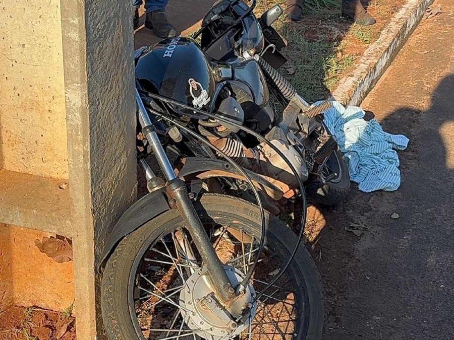 Motociclista morre após colidir contra poste no Jardim Universitário