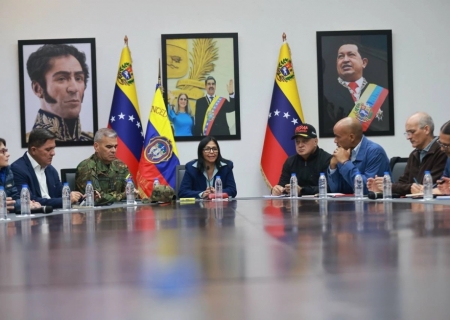 Presidente interina da Venezuela fala em trabalhar 'junto' com os EUA