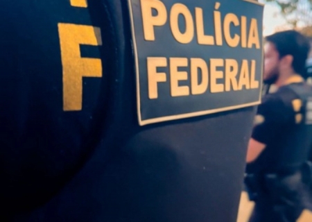 Polícia Federal faz operação para reprimir contrabando de cigarros na Capital