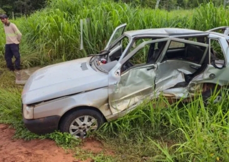 Veículo com placas de Nova Andradina se envolve em grave acidente na MS-040