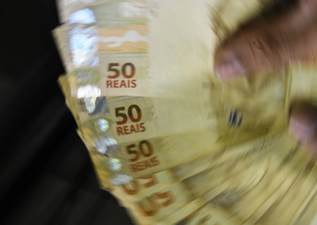 Salário mínimo de R$ 1.621 começa a valer a partir de hoje; veja o que muda