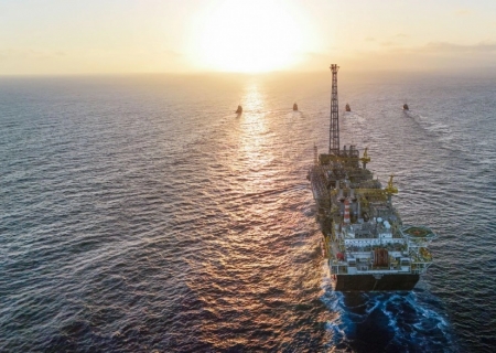 Petrobras supera projeções e tem produção recorde em 2025