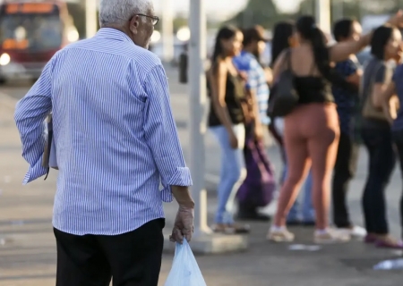 Teto de pensionista e aposentado do INSS sobe para R$ 8.475,55 em 2026