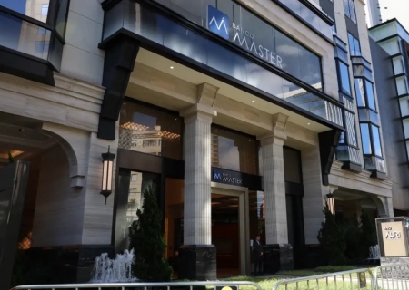 Vorcaro e ex-presidente do BRB se contradizem durante acareação