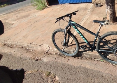 Polícia Militar localiza bicicleta abandonada em terreno baldio de Nova Andradina
