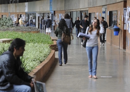 Governo recompõe orçamento para educação e ciência