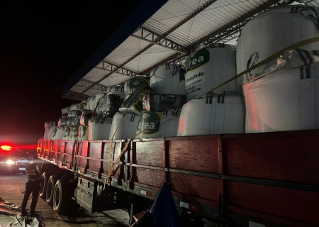 Polícia Federal apreende quase 373 quilos de drogas em caminhão de carga em Corumbá