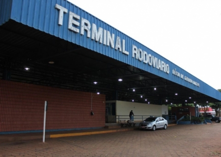 Passageiro quebra vidro de guichê após negar estorno de passagem em Nova Andradina