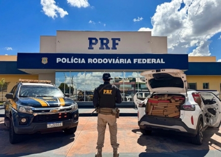 PRF apreende 1,2 t de maconha e recupera veículo roubado em Dourados