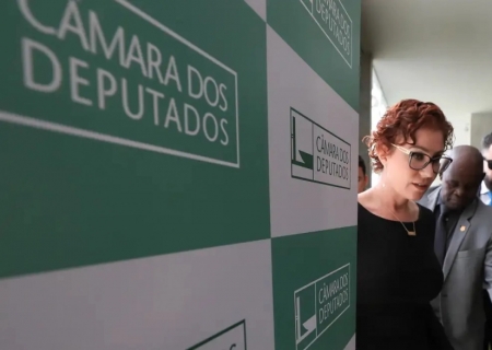 Moraes arquiva investigação contra Zambelli por obstrução e coação