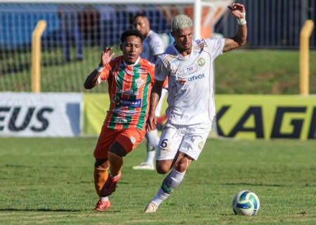 Naviraiense busca empate com CREC e se isola na liderança do Estadual