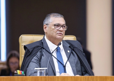 Dino proíbe criação de novas leis ou atos que visem garantir penduricalhos