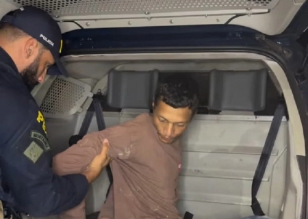 PRF recupera carro furtado de Batayporã após perseguição e tiros na BR-376, em Amandina