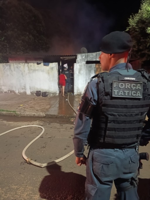 Homem é preso após atear fogo em casa durante briga com esposa em Nova Andradina