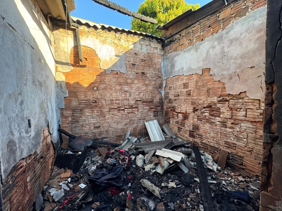 Homem é preso após atear fogo em casa durante briga com esposa em Nova Andradina