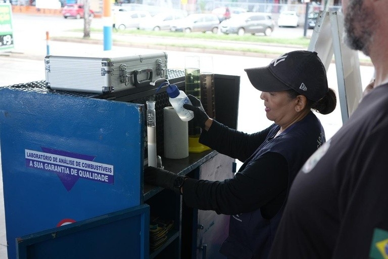 PF faz operação em 11 estados e no DF por preços abusivos de combustíveis