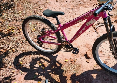 Bicicleta é encontrada abandonada em terreno baldio em Nova Andradina