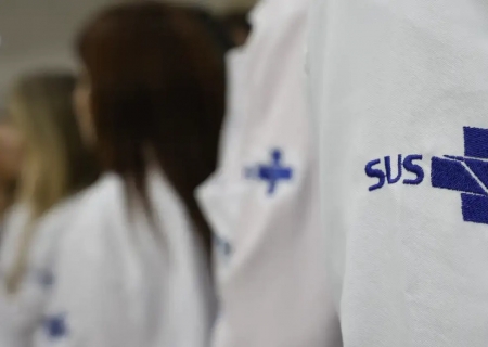 Exames para detecção precoce do câncer de intestino triplicam no SUS em uma década