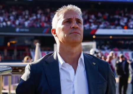 São Paulo anuncia saída do técnico Hernán Crespo