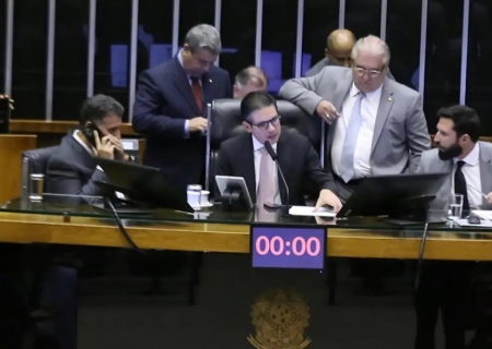 Câmara aprova regras para registro obrigatório de jornais digitais