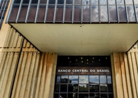 Copom se reúne nesta quarta com petróleo sob pressão da guerra