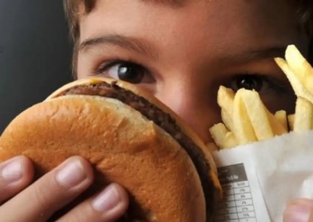 Uma em cada cinco crianças e adolescentes tem sobrepeso ou obesidade