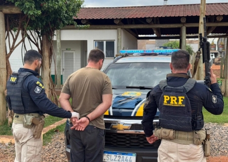 Carreteiros são presos por homicídio após briga em posto de combustíveis em Itaquiraí