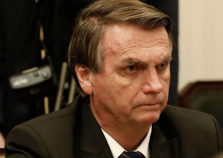 Bolsonaro está em UTI com broncopneumonia bacteriana, diz boletim