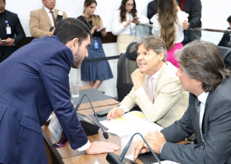Líderes convencem deputados estaduais a ficarem e PSDB volta a ter chance de sobrevivência