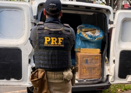 Fiorino carregada com maconha é apreendida pela PRF em Dourados