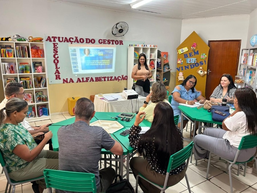 Taquarussu fortalece gestão escolar com formação voltada à alfabetização
