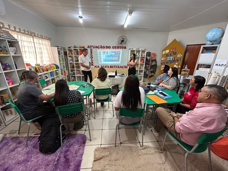 Taquarussu fortalece gestão escolar com formação voltada à alfabetização