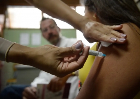 Empresas deverão informar trabalhadores sobre cânceres e vacina