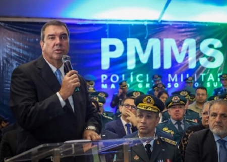 Riedel reforça valorização da PM durante entrega da Medalha Tiradentes