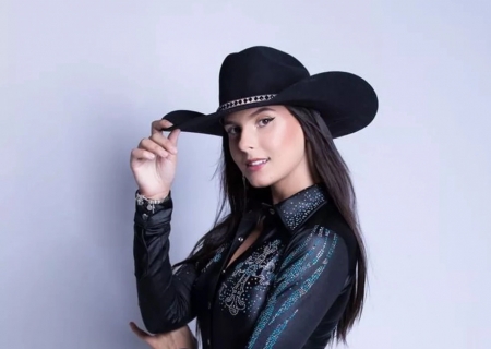 Ana Castela anuncia pausa na carreira em dois anos: 'Vou ser fazendeira'