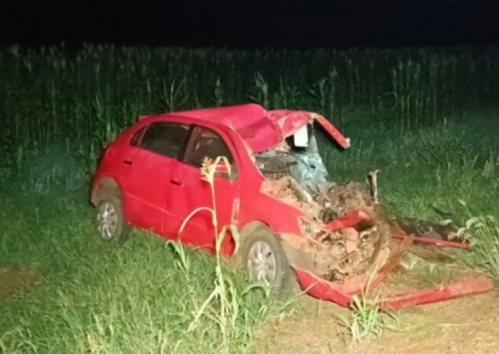 Colisão entre carro e carreta mata homem de 43 anos na região de Deodápolis