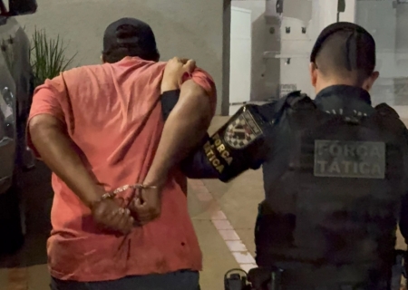 Em Nova Andradina, Força Tática prende condenado por carga de quase 800 kg de maconha