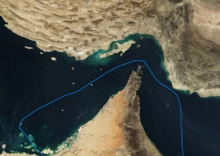 Irã permite passagem de navios com bens essenciais pelo Estreito de Ormuz
