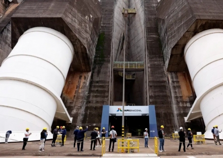 Diretor brasileiro de Itaipu garante tarifa reduzida em 2027
