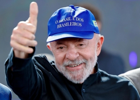 Lula lidera no 1º turno e empata com Flávio e Zema no 2º, diz Atlas/Bloomberg