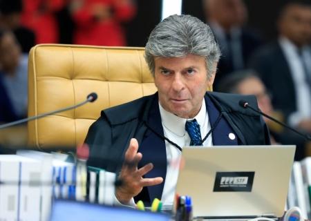 Fux revê votos e defende absolvição de réus do 8 de Janeiro