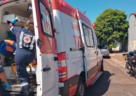 Idoso sofre queda de moto e fica ferido em cruzamento de Nova Andradina