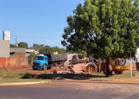 Container é retirado por ordem judicial em Nova Casa Verde