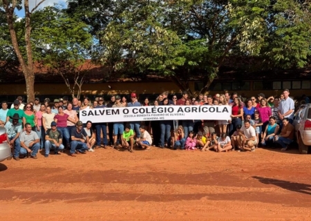 Manifestação cobra reforma do Colégio Agrícola e manutenção do curso técnico em Ivinhema