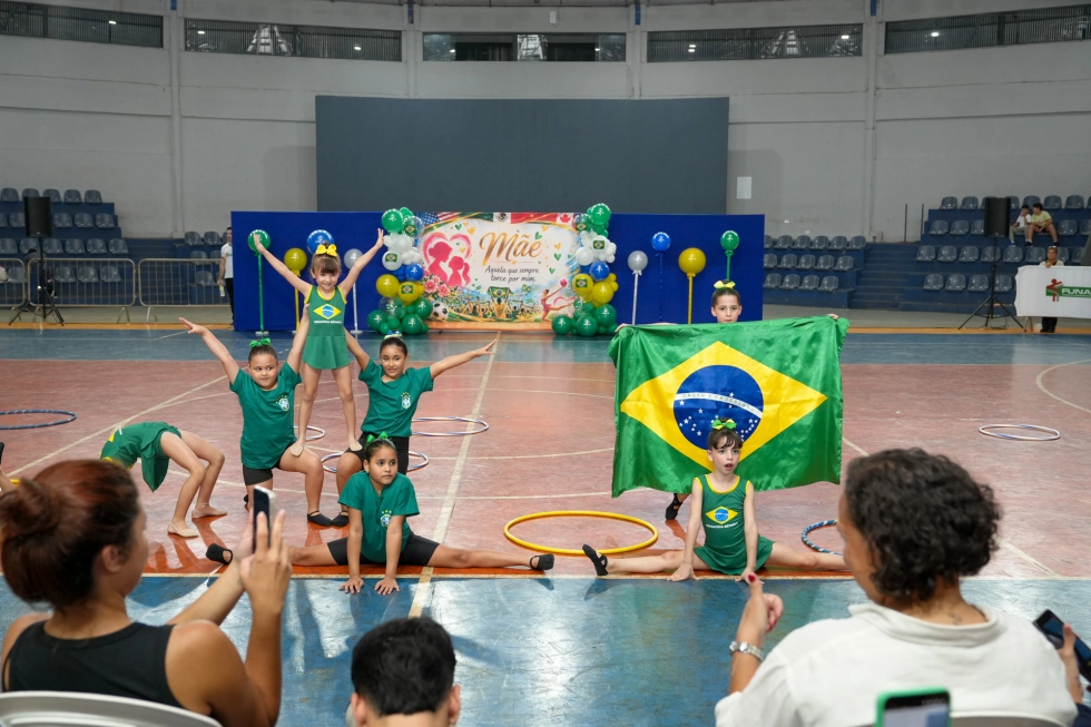 Ginástica Rítmica emociona público em espetáculo no Ginásio Irmão Brás Sinigaglia