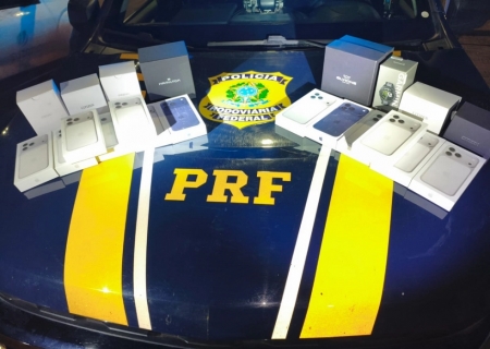PRF apreende celulares, cigarros eletrônicos e simulacros em Três Lagoas e Brasilândia